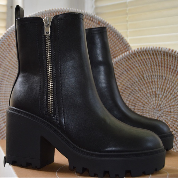 Urban Outfitters Black Zip-Up Boot Size 9 - Picture 6 of 12